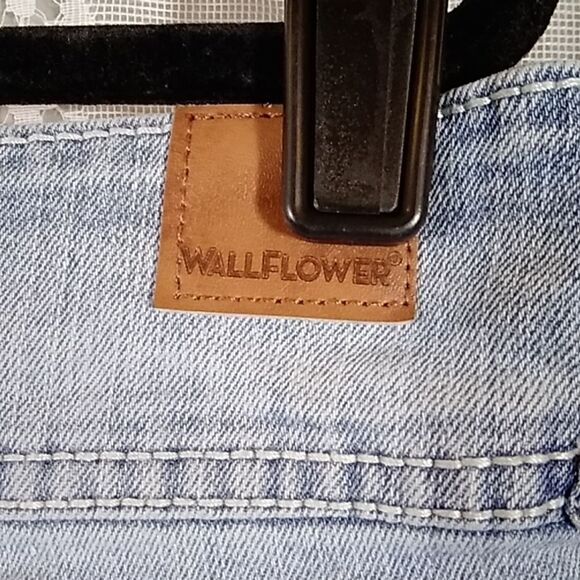 Wallflower The Luscious Curvy Fit Short Size 13 - Picture 7 of 9